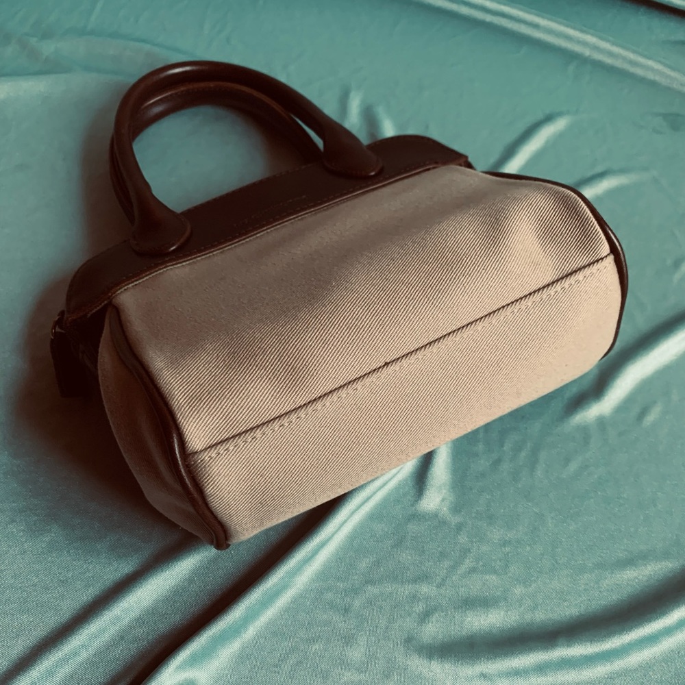 LIZ Claiborne’s mini handbag. - Picture 5 of 9